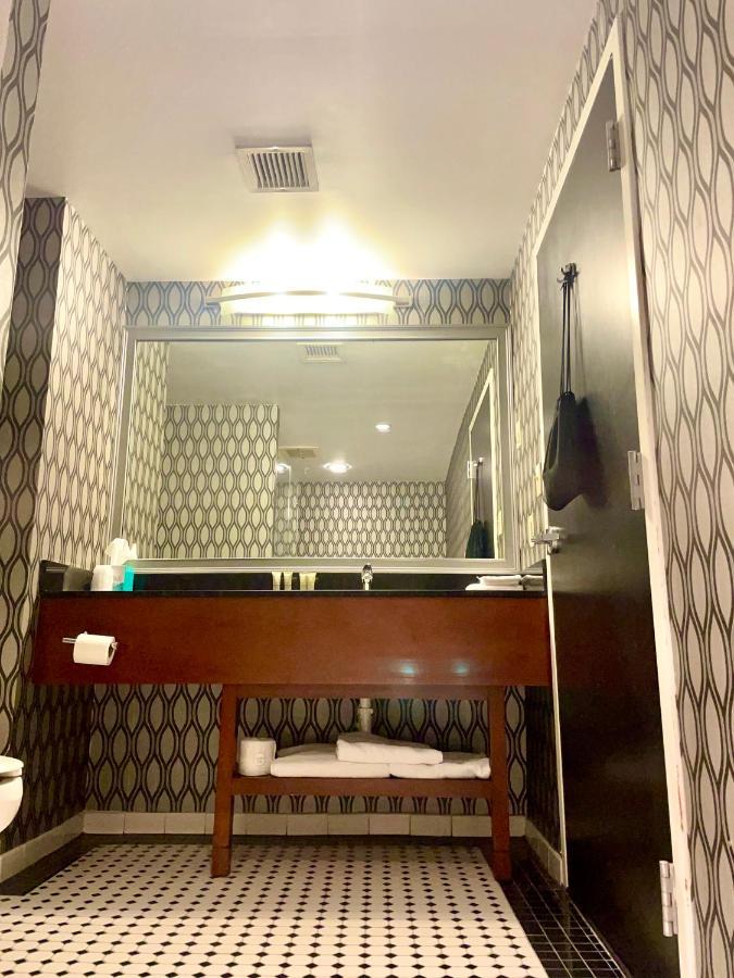 Park Manor Hotel Clifton Park Eksteriør billede Bathroom
