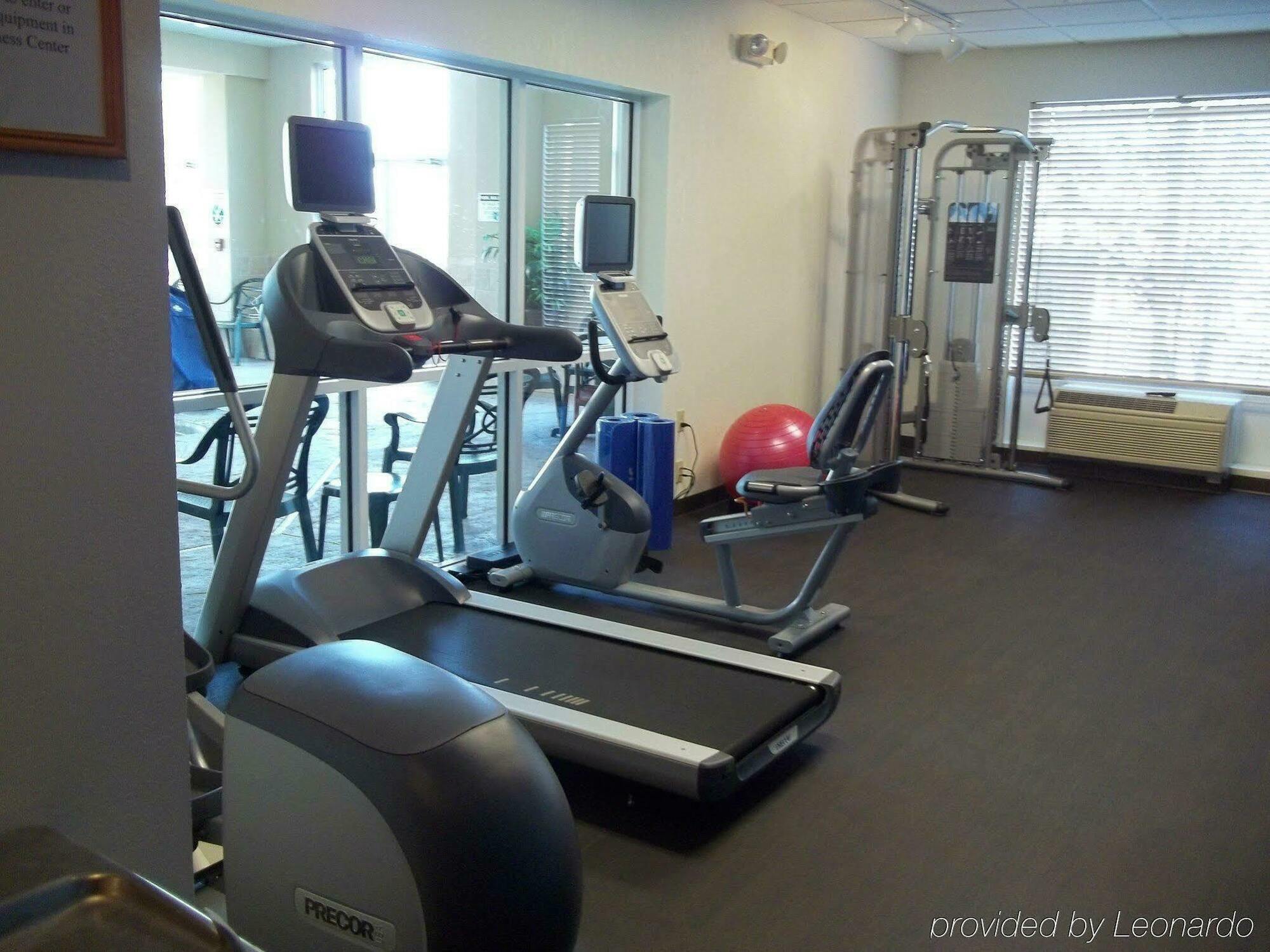 Park Manor Hotel Clifton Park Eksteriør billede A typical gym